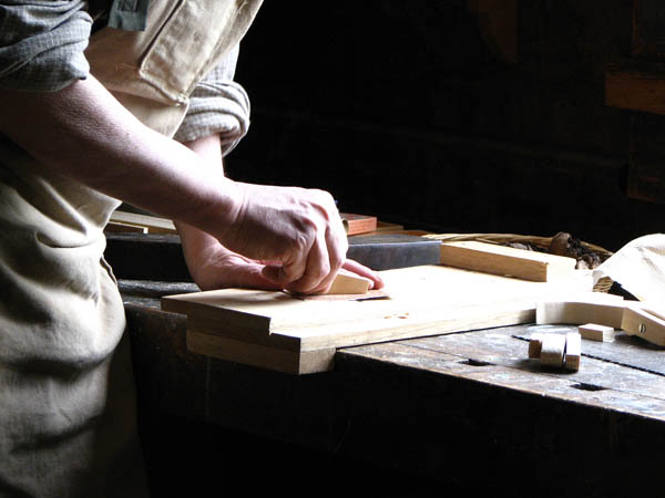 Ofrecemos un servicio de <strong>carpintería  de madera y ebanistería en Llacuna (La)</strong> adaptado a las necesidades del <strong>cliente</strong>.